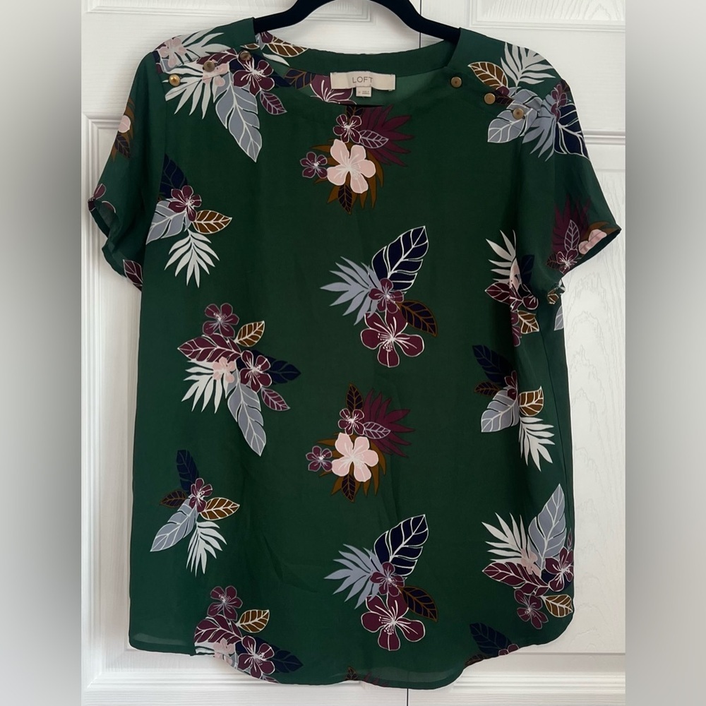 Women's LOFT Green Floral Short Sleeved Blouse